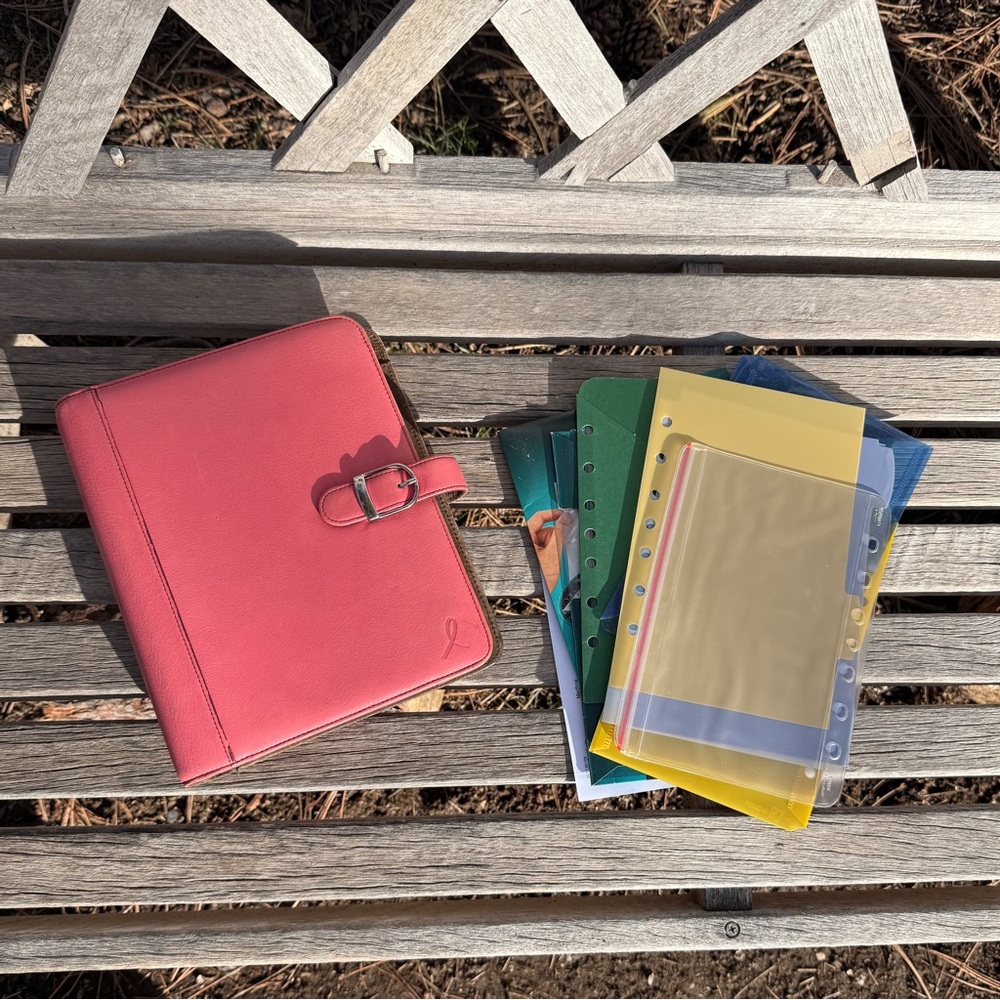 GUC Daytimer Pink Leather Planner Agenda - Picture 7 of 10